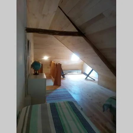 Maisonnette Au Coeur De La Cite Medievale.