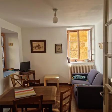 度假居 Maisonnette Au Coeur De La Cite Medievale. *