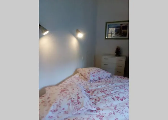 Maisonnette Au Coeur De La Cite Medievale. Nyaraló