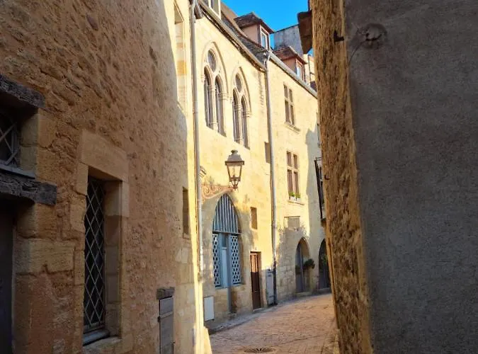 Maisonnette Au Coeur De La Cite Medievale. Sarlat-la-Canéda